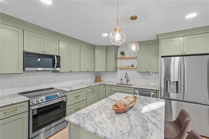 Property Photo:  35 Bagy Wrinkle Cove  RI 02885 