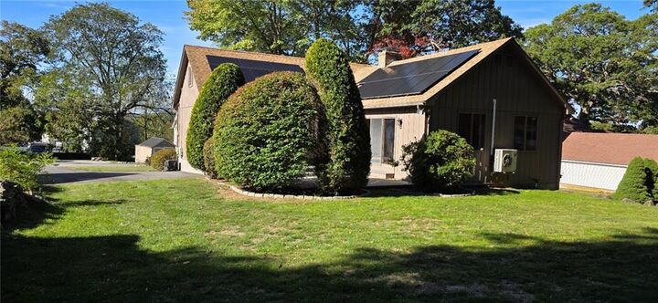 Property Photo: 22 Grove Avenue Avenue RI 02911