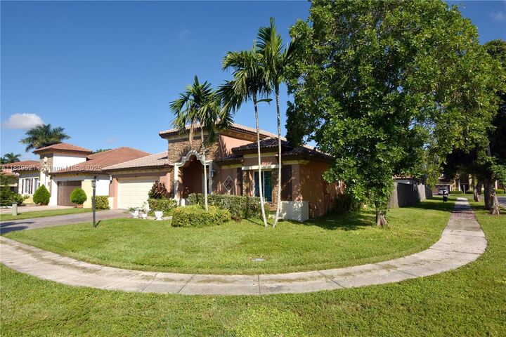 Property Photo: 3591 NE 10th Dr FL 33033