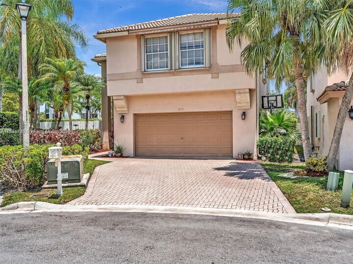 Property Photo:  214 La Costa Ct  FL 33326 