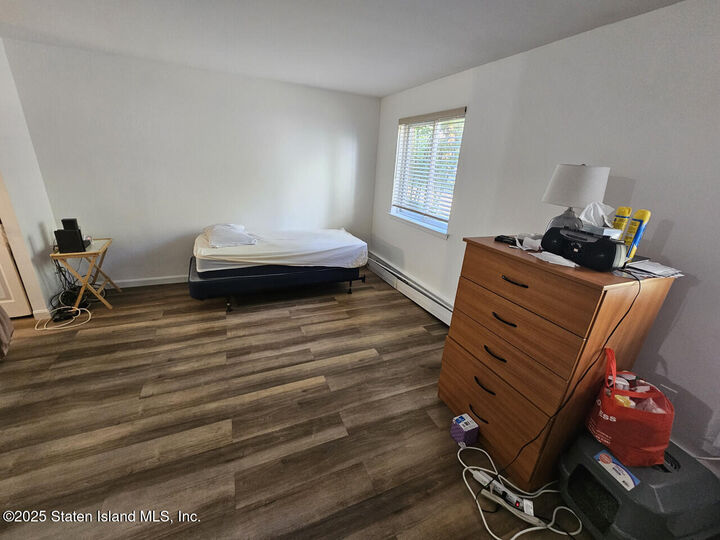 Property Photo: 17 Gadsen Place 1H NY 10314