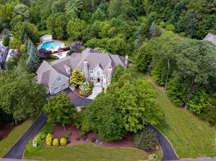 64 Far Hills Drive  Avon CT 06001 photo