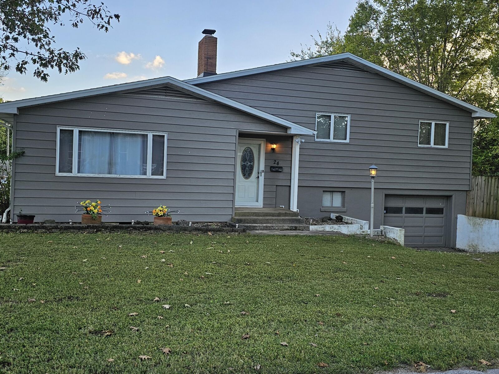 Property Photo:  24 W Plumb Street  MO 65605 