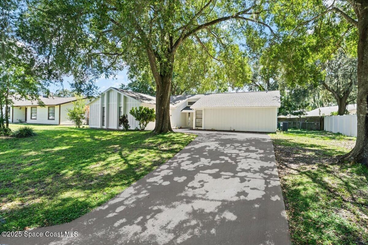 Property Photo:  4685 Longbow Drive  FL 32796 