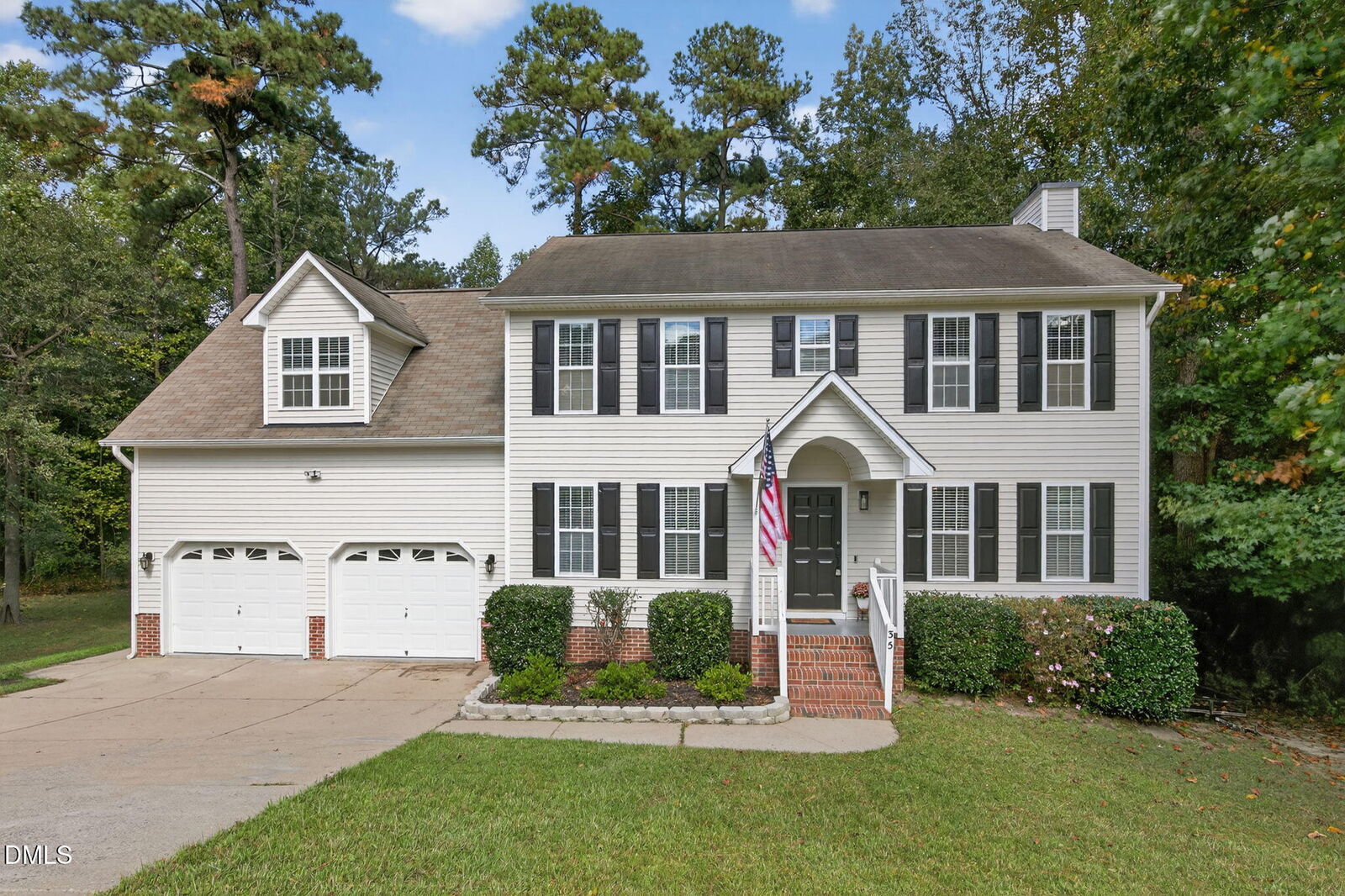 Property Photo: 35 Rocky Point Court NC 27526