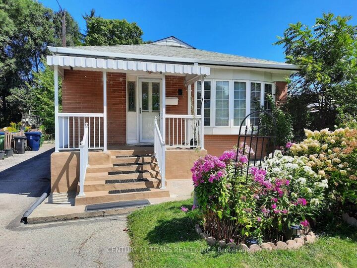 3 Saugeen Crescent  Toronto ON M1K 3M8 photo