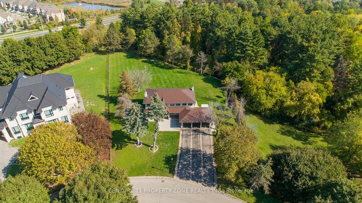 Photo de la propriété: 14 Huttonville Drive ON L6X 0C1