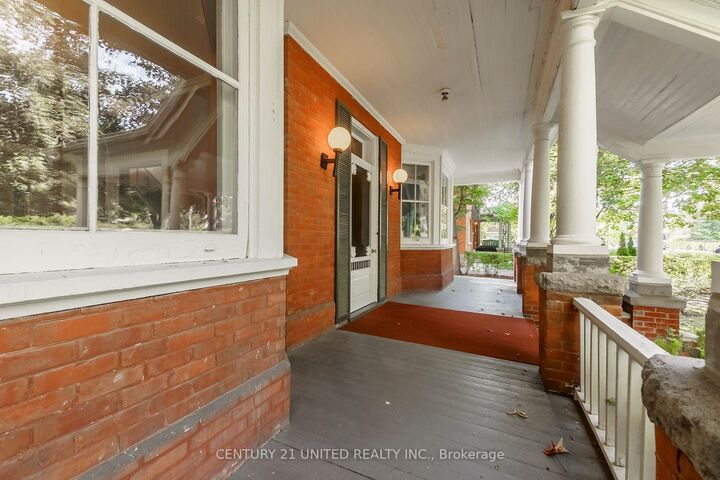 Photo de la propriété: 463 Hunter Street W ON K9H 2M7