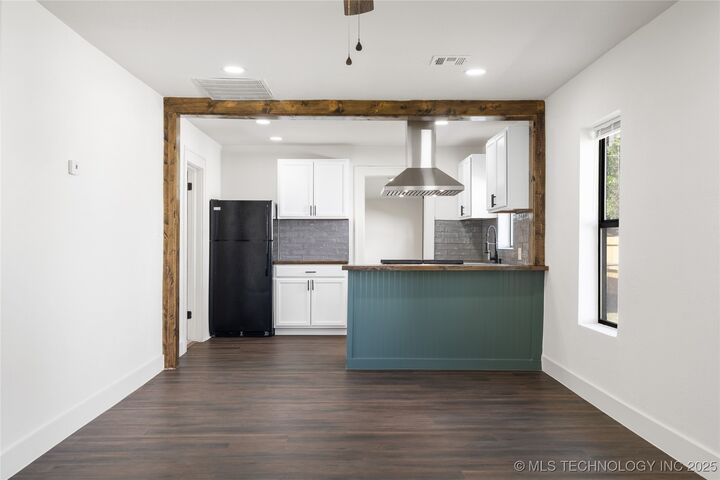 Property Photo: 1409 Summit Street OK 74403