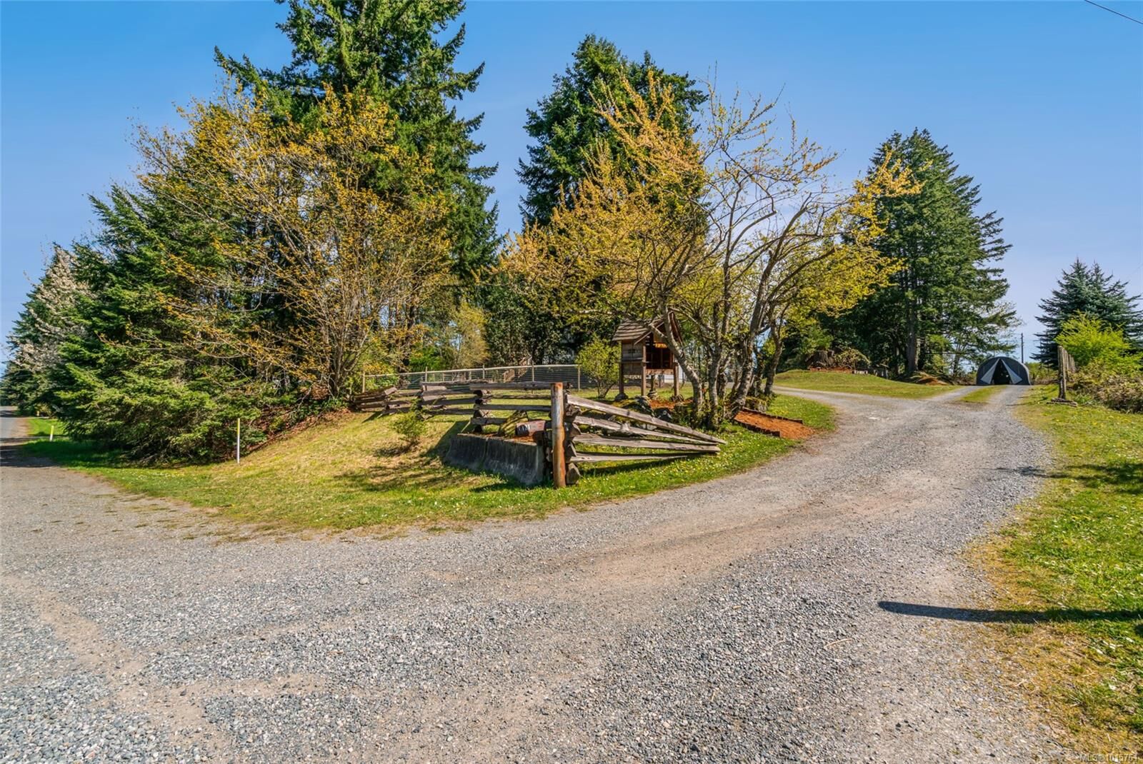 Property Photo: 1121 Harewood Mines Rd BC V9R 5W9