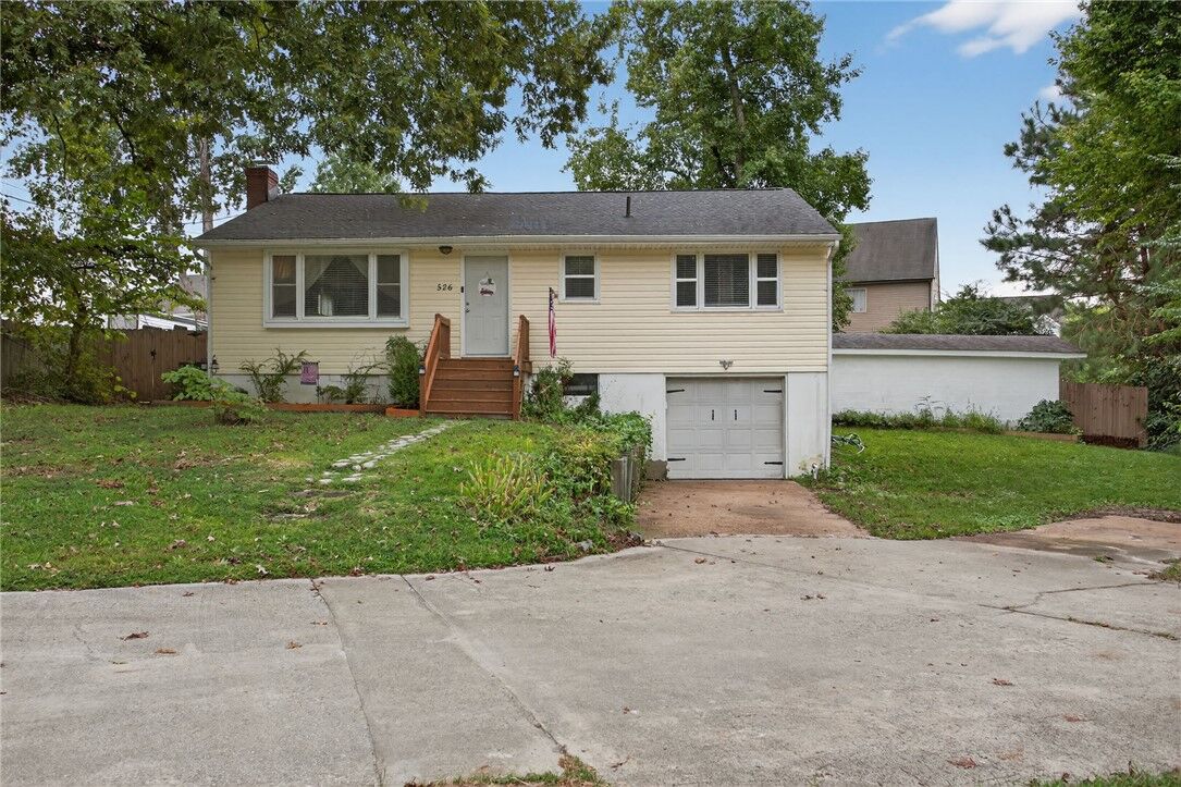 Property Photo: 526 Yorktown Road VA 23603