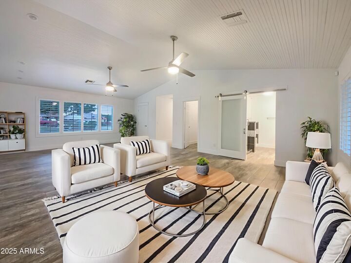 Property Photo: 1820 N Avoca Circle AZ 85207