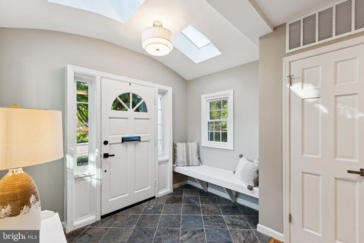 Property Photo: 2347 N Quantico Street N VA 22205