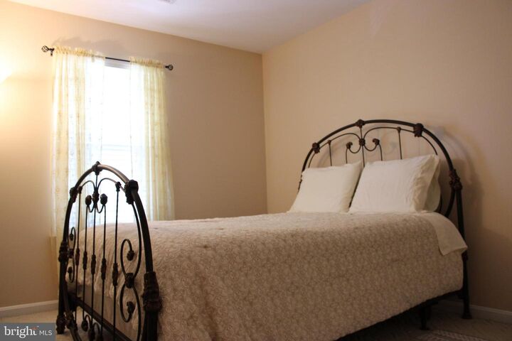 Property Photo: 14186 Hunters Run Way VA 20155