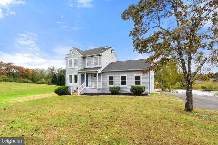 Property Photo:  10637 Crest Hill Road  VA 20115 