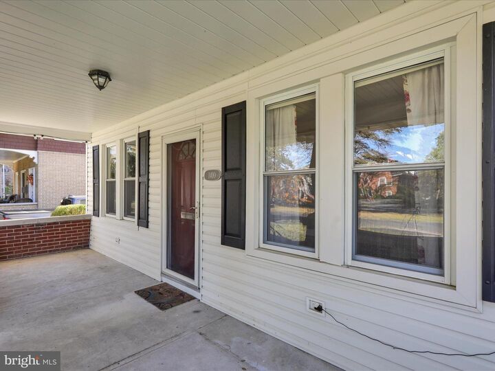 Property Photo: 1410 Oak Street PA 17042