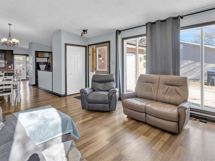 Property Photo: 219 Boyne Avenue East MB R0G 1K0