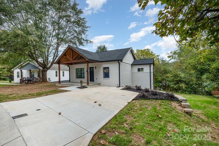 Property Photo:  503 Circle Drive E  NC 28150