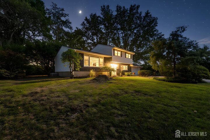 Property Photo:  7 Hamlin Road  NJ 08816 
