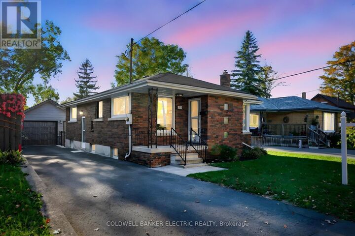 Photo de la propriété:  193 Benson Avenue  ON K9H 5Y6 