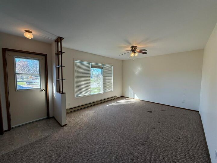 Property Photo: 535 Veteran Drive MB R0K 0L0