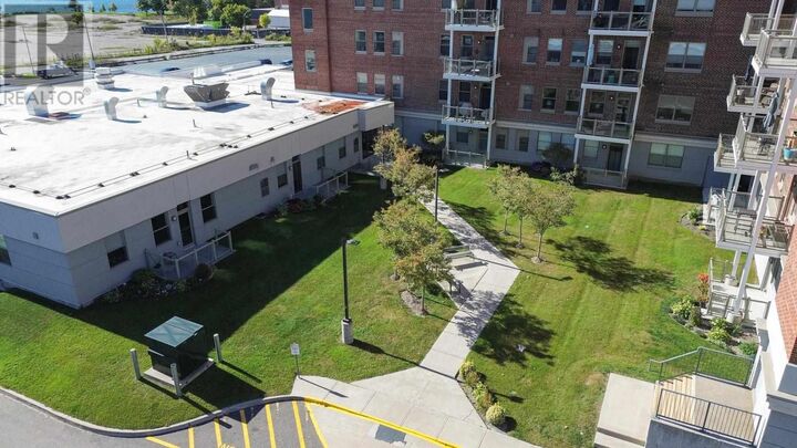 Photo de la propriété: 969 Queen St # 109 ON P6A 2C2