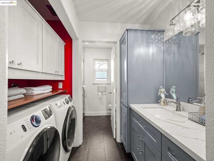 Property Photo: 2106 Otis Dr D CA 94501