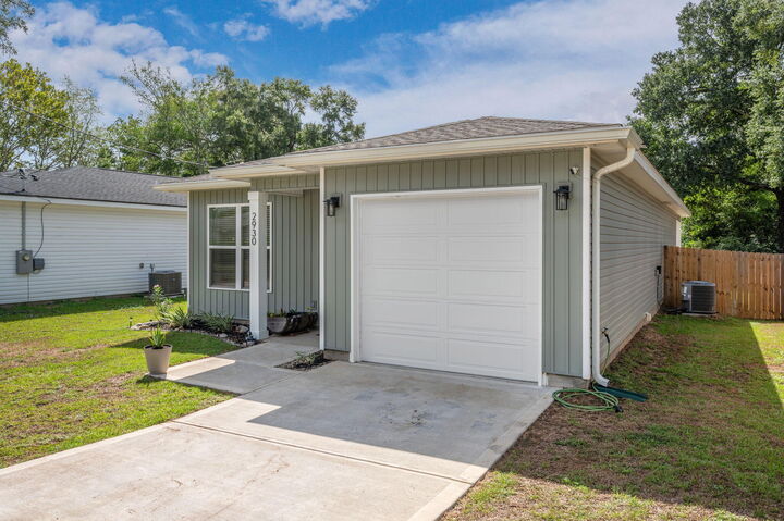 Property Photo: 2930 McCarty Avenue FL 32539