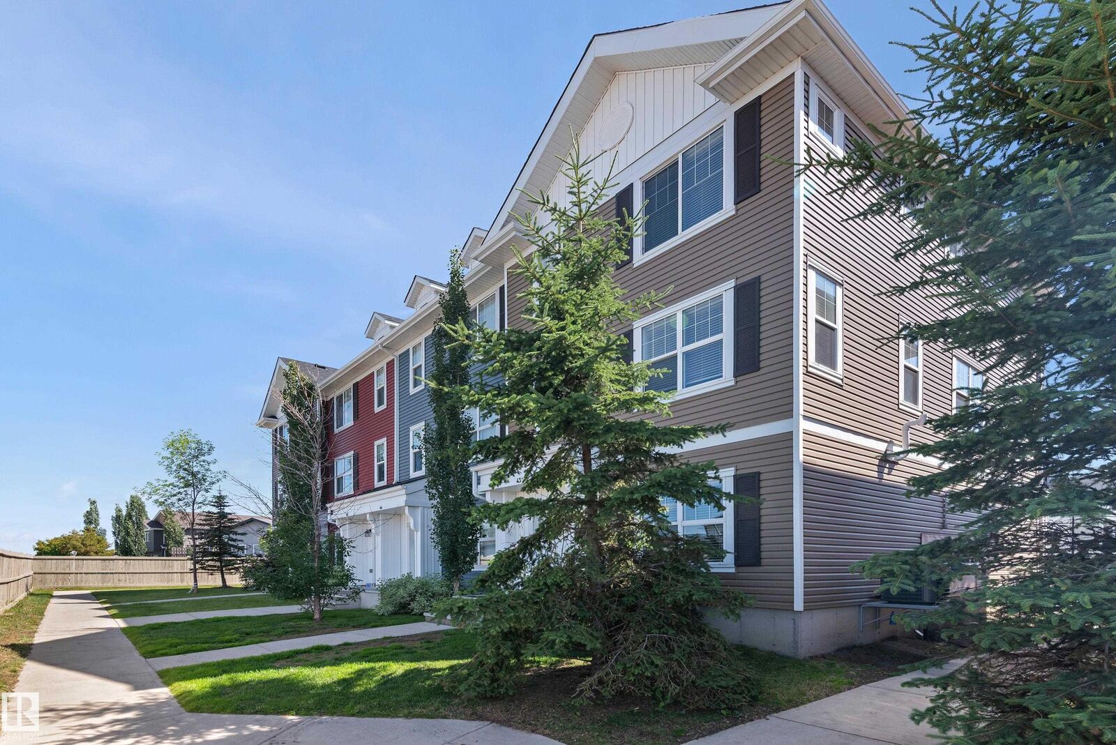 Property Photo: 903 Crystallina Nera Way NW 43 AB T5Z 0N6