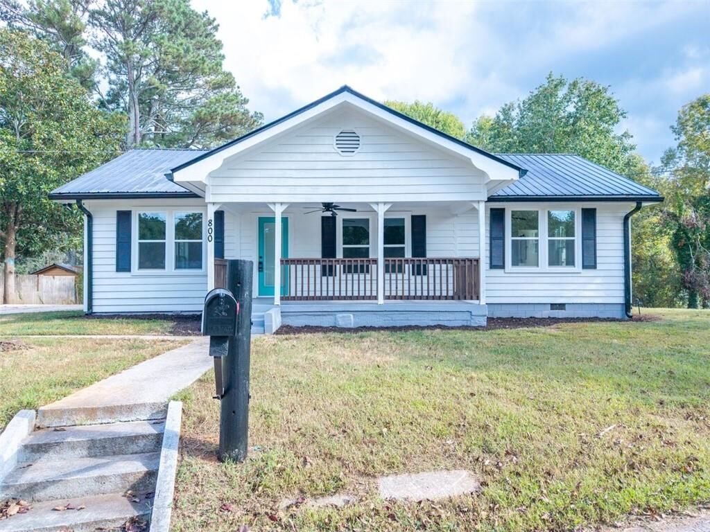 Property Photo: 800 Park Avenue GA 30511