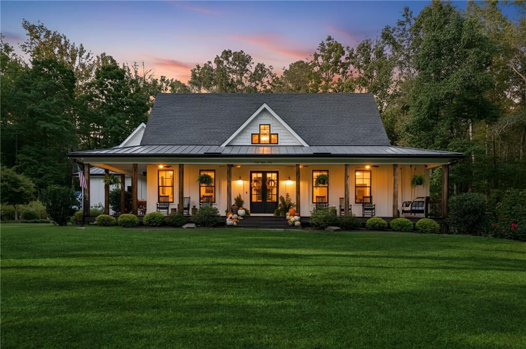 Property Photo: 889 Freehome Road GA 30115