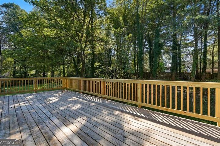 Property Photo: 1065 Stoney Creek Lane GA 30168