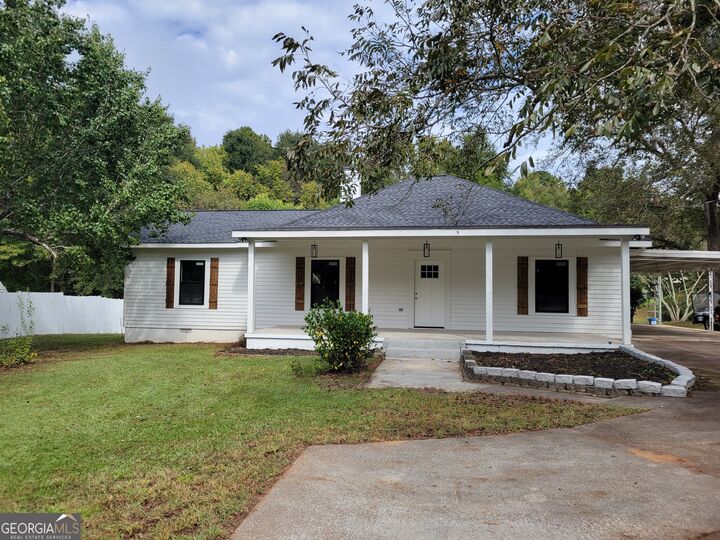 Property Photo:  215 Morningside Drive  GA 30016 