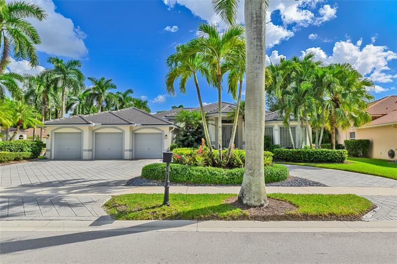 Property Photo:  2511 Eagle Watch Ln  FL 33327