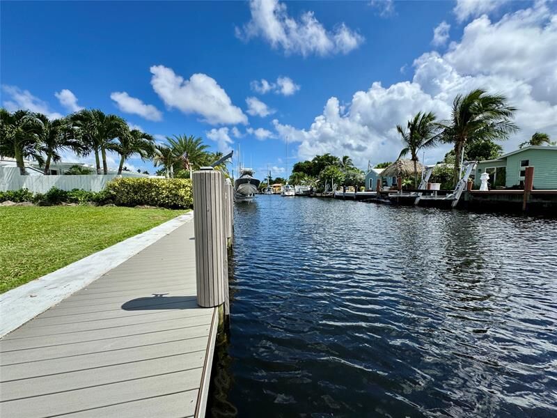 Property Photo:  1008 Mango Isle  FL 33315 
