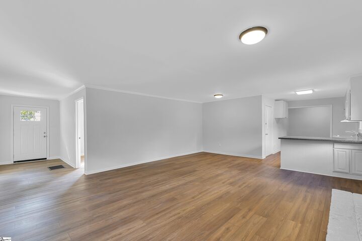 Property Photo: 110 Lakeland Drive SC 29306