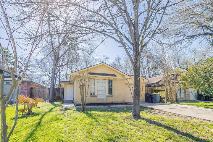 Property Photo: 5326 Lynngate Drive TX 77373