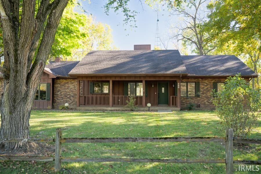 Property Photo: 825 W 400 N IN 46703