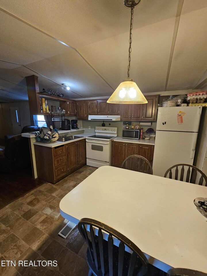 Property Photo: 814 Hassler Mill Rd TN 37748