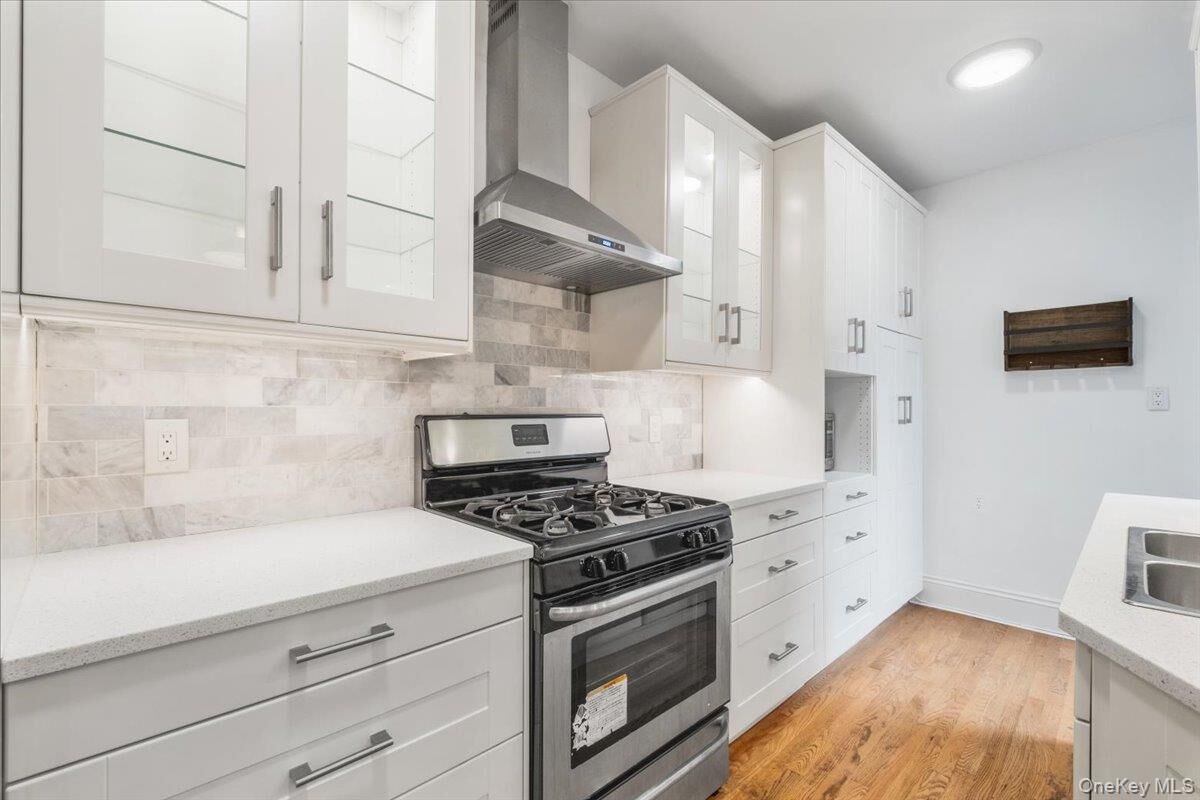 Property Photo:  30 Windsor Terrace 4J  NY 10601 