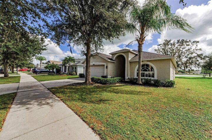 Property Photo: 13561 Fladgate Mark Drive FL 33579