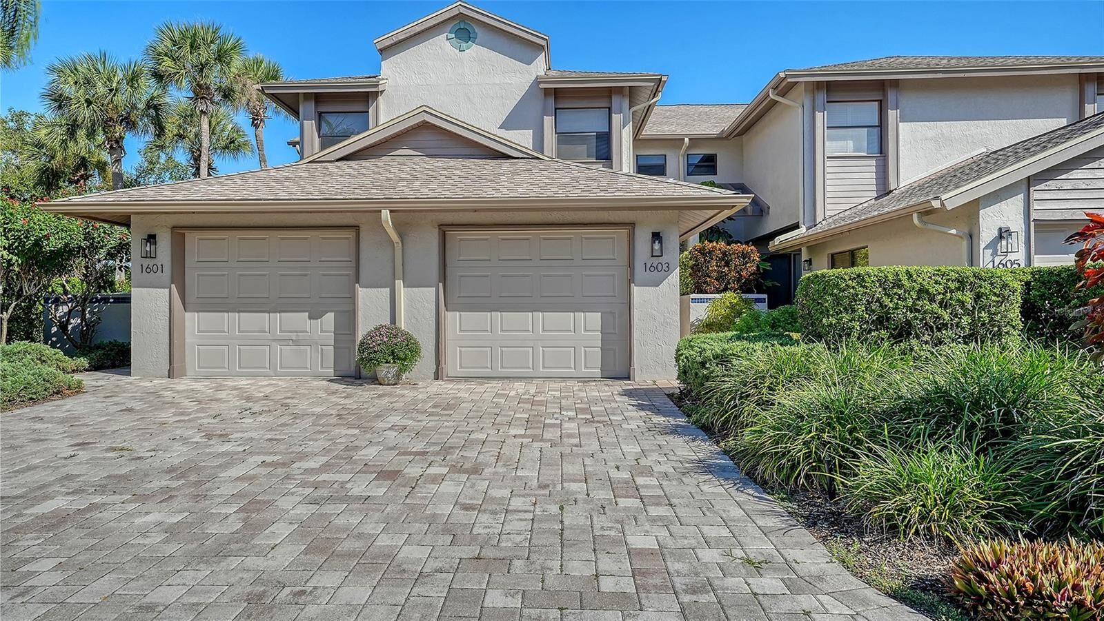 Property Photo:  1603 Starling Drive 101  FL 34231 