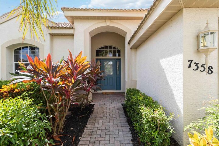 Property Photo: 7358 Stanhope Court FL 34238