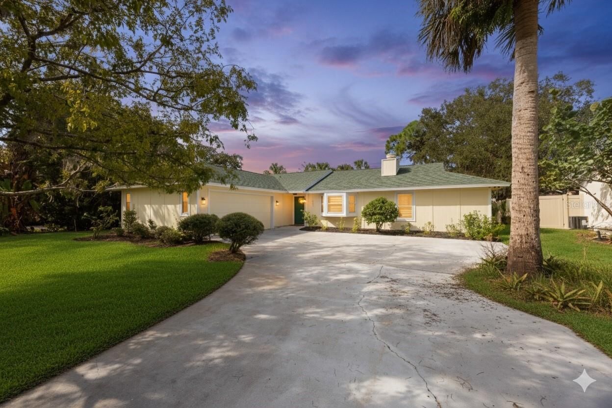 Property Photo: 1227 Wayne Avenue FL 32168