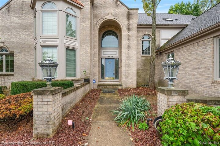 Property Photo: 37907 Turnberry Court MI 48331 4811