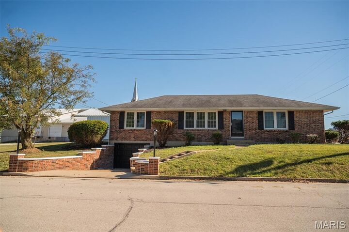 Property Photo: 210 Plum Street MO 65075