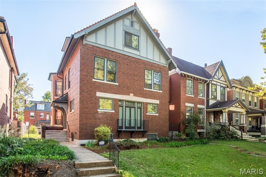 Property Photo: 6142 Westminster Place MO 63112