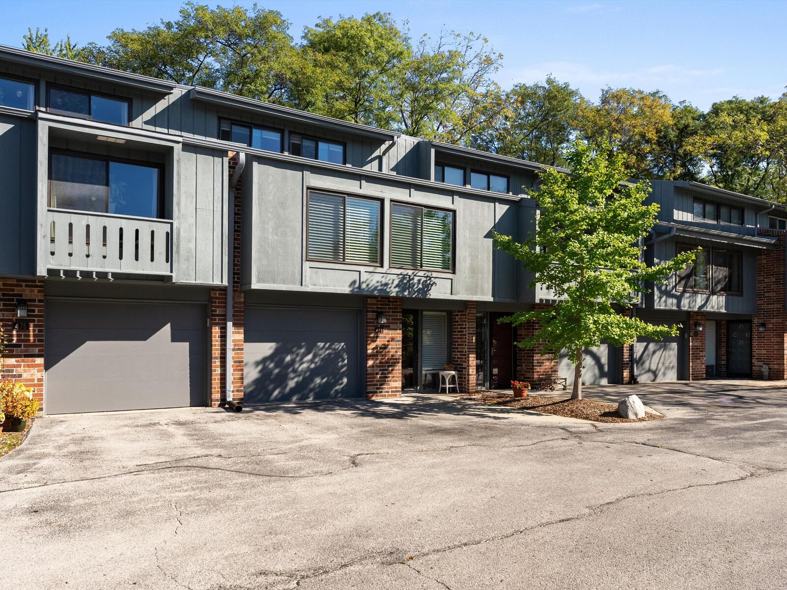 Property Photo:  474 W Willow Ct  WI 53217 