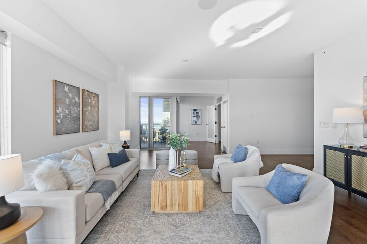Property Photo: 923 E Kilbourn Ave 1903 WI 53202