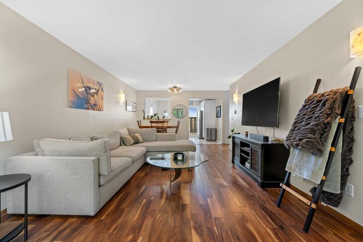 1334 Greenhedge Rd B7  Pewaukee WI 53072 photo